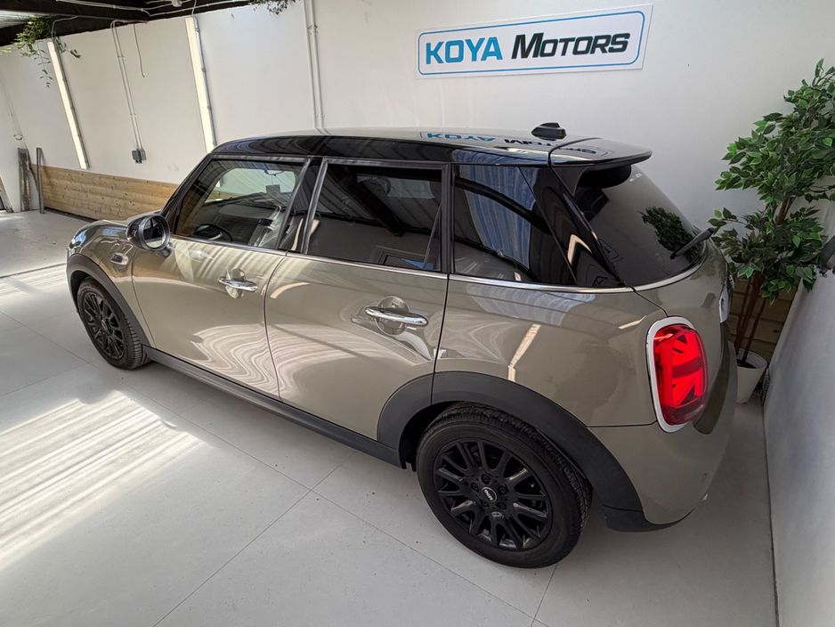 2019 Mini Hatch