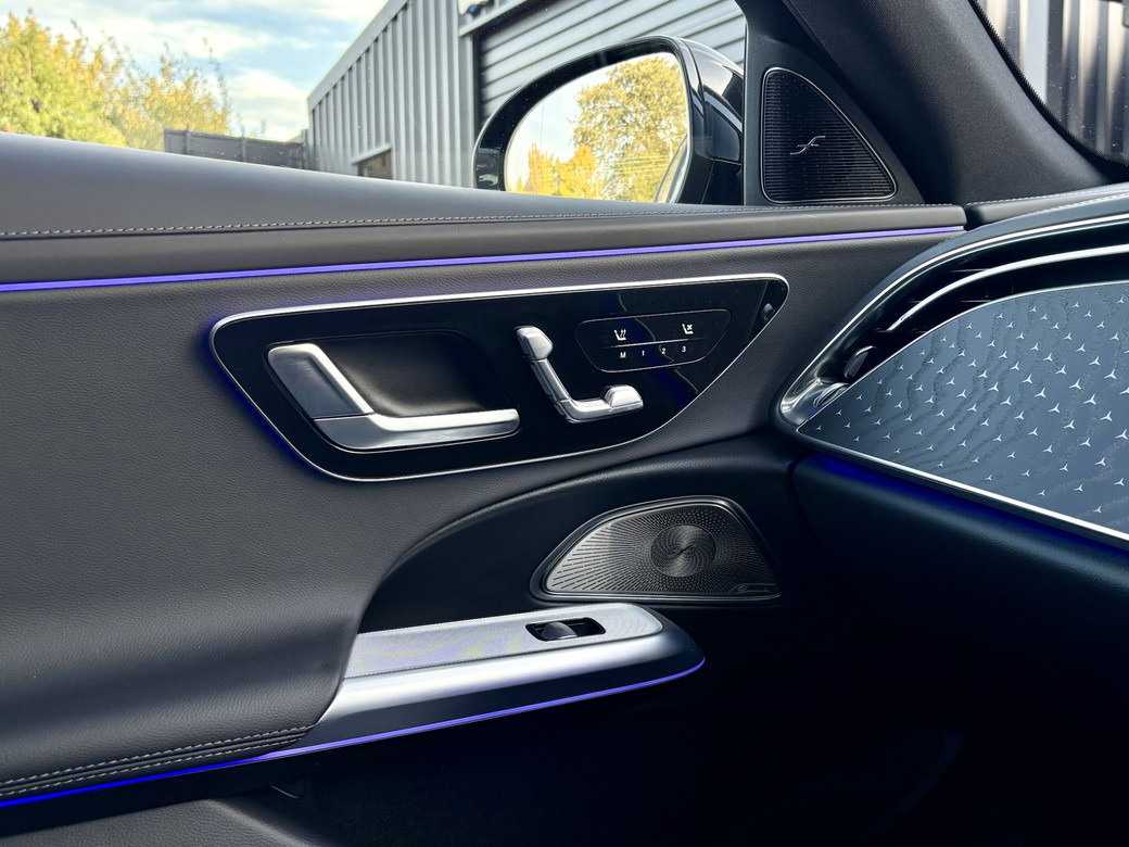 2025 Mercedes-Benz E 300
