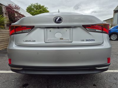 2020 Lexus IS 300h