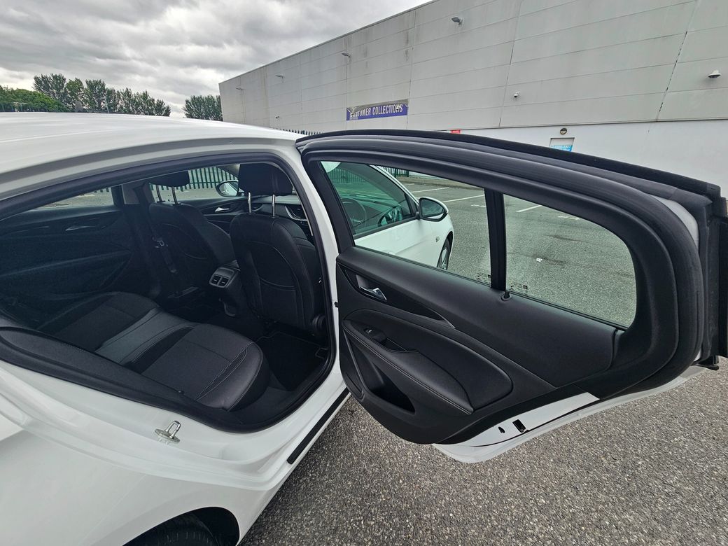2020 Opel Insignia
