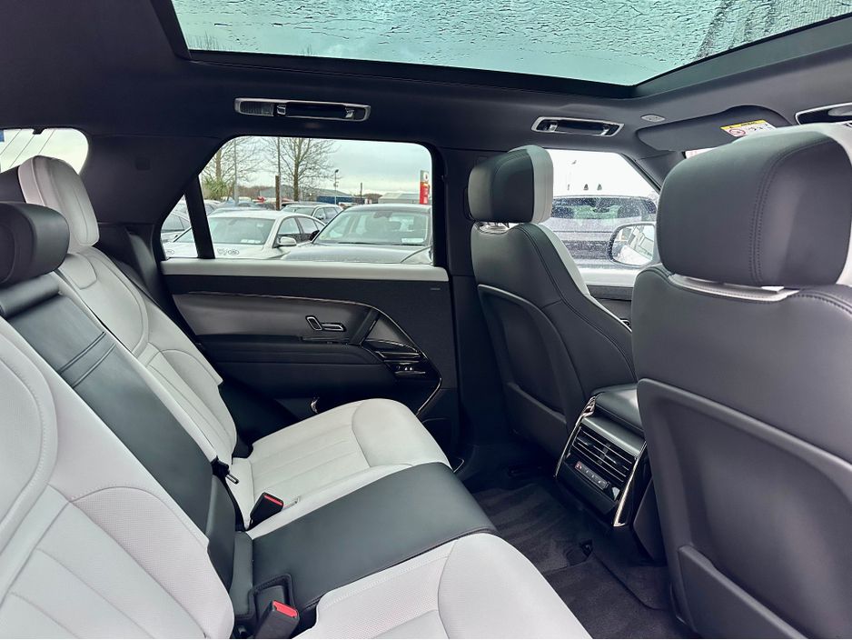 2025 Land Rover Range Rover Sport