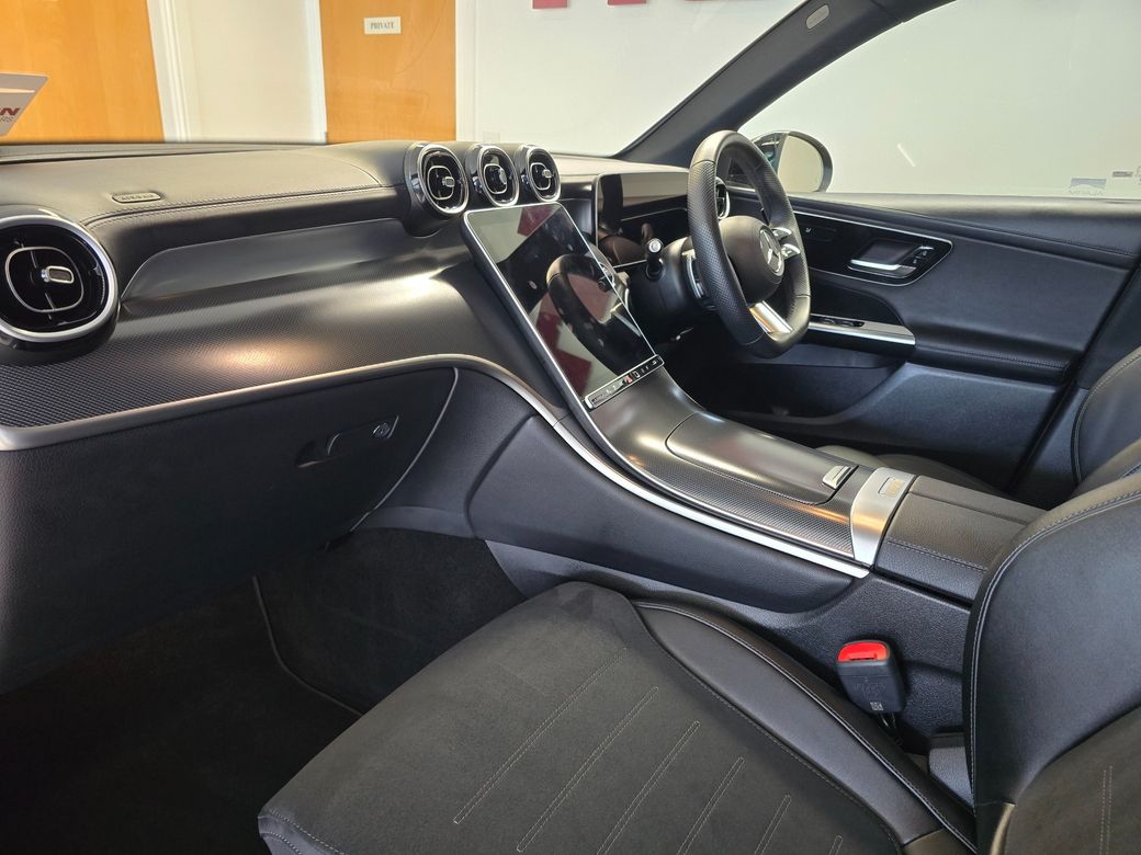2025 Mercedes-Benz GLC Class
