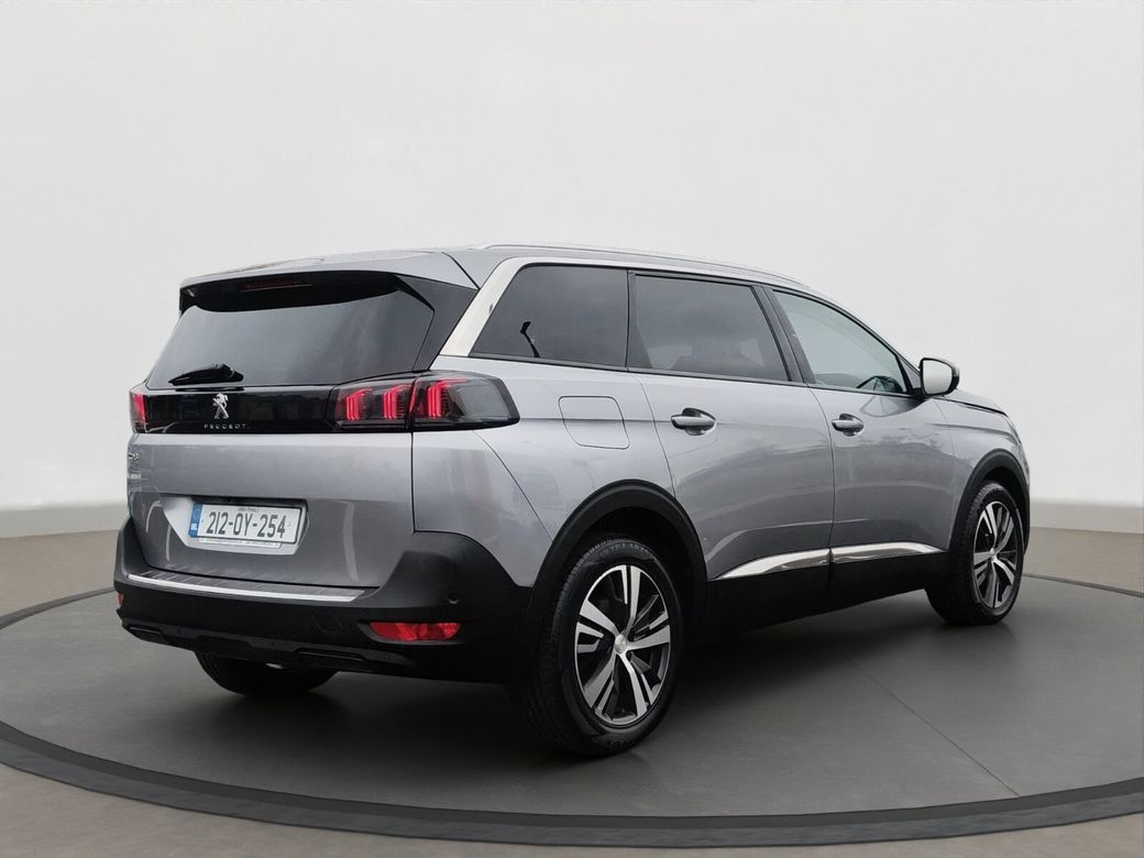 2021 Peugeot 5008