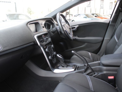 2019 Volvo V40