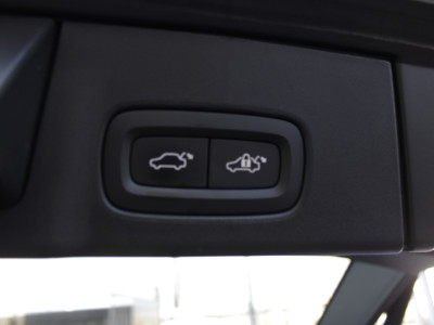 2019 Volvo V90 Cross Country