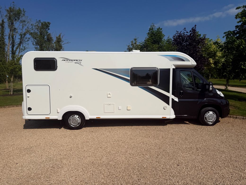 2014 BAILEY APPROACH  AUTOGRAPH 750 LOW PROFILE R.H.D 