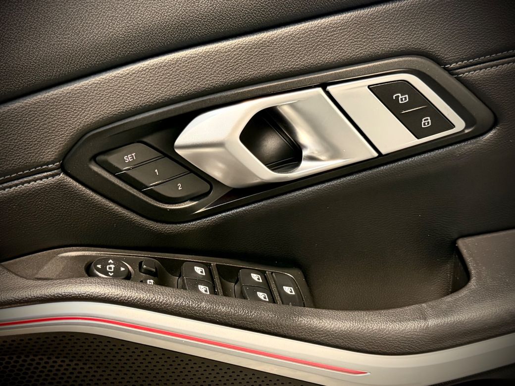 2023 BMW 320