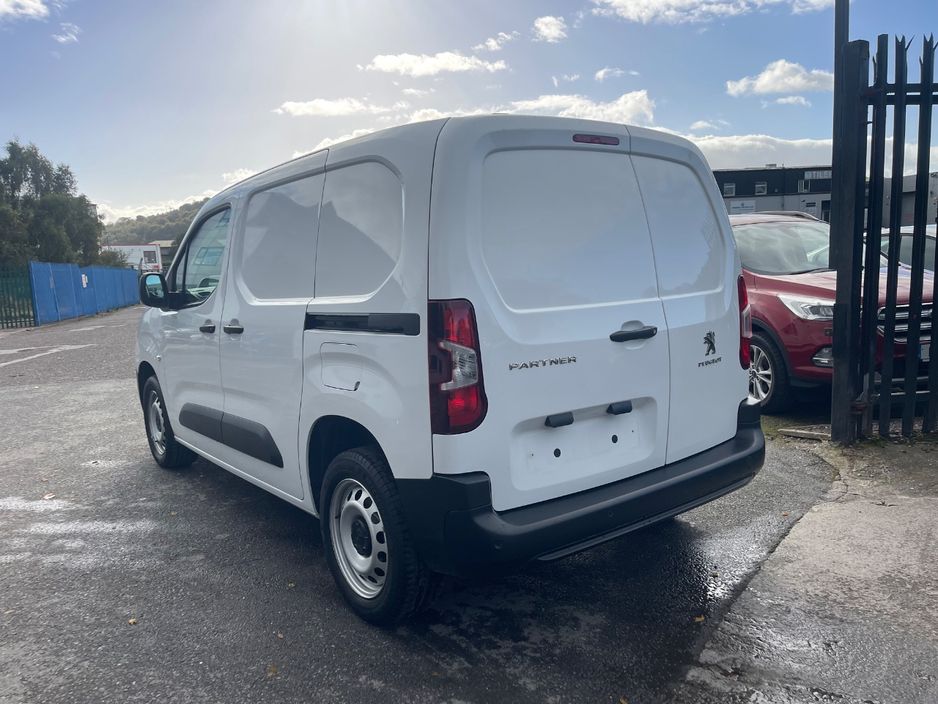 2023 Peugeot Partner