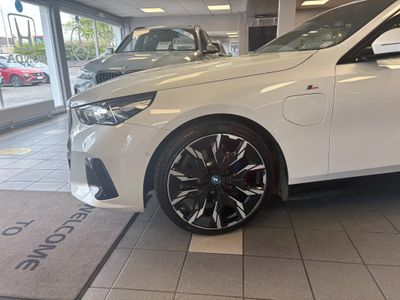 2025 BMW 530