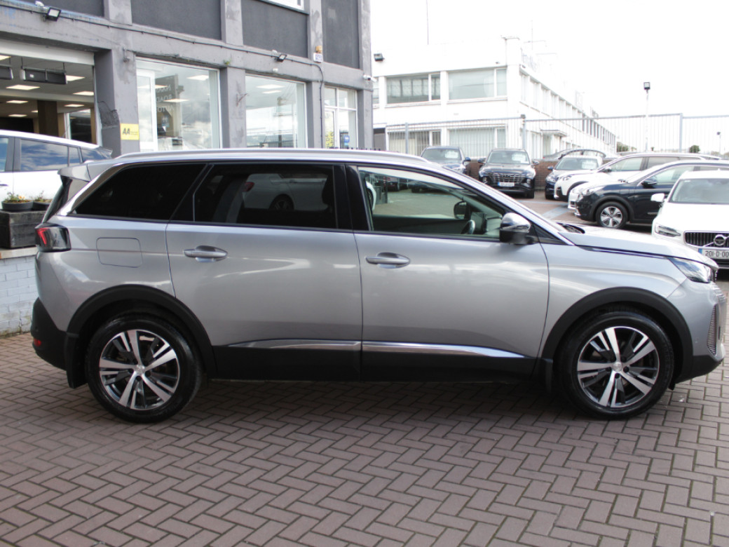 2022 Peugeot 5008