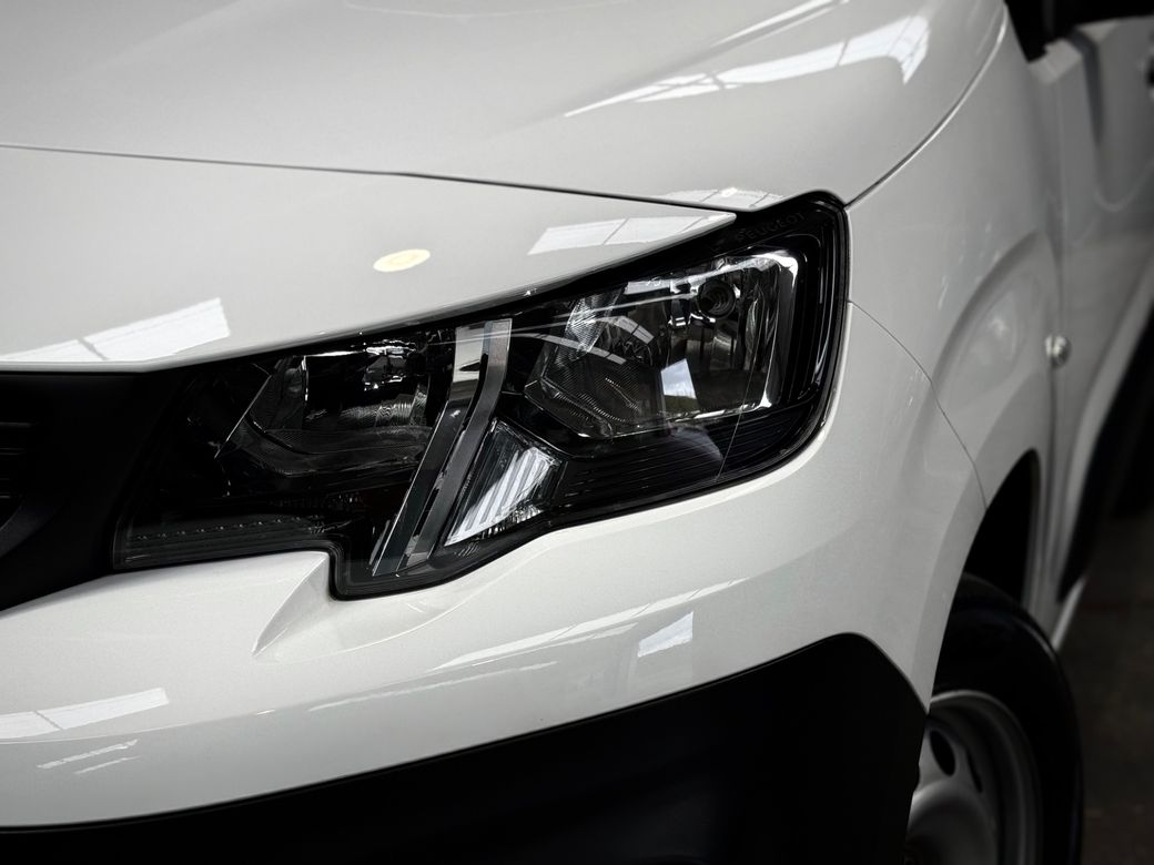 2023 Peugeot Partner