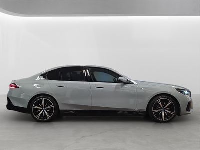 2024 BMW i5