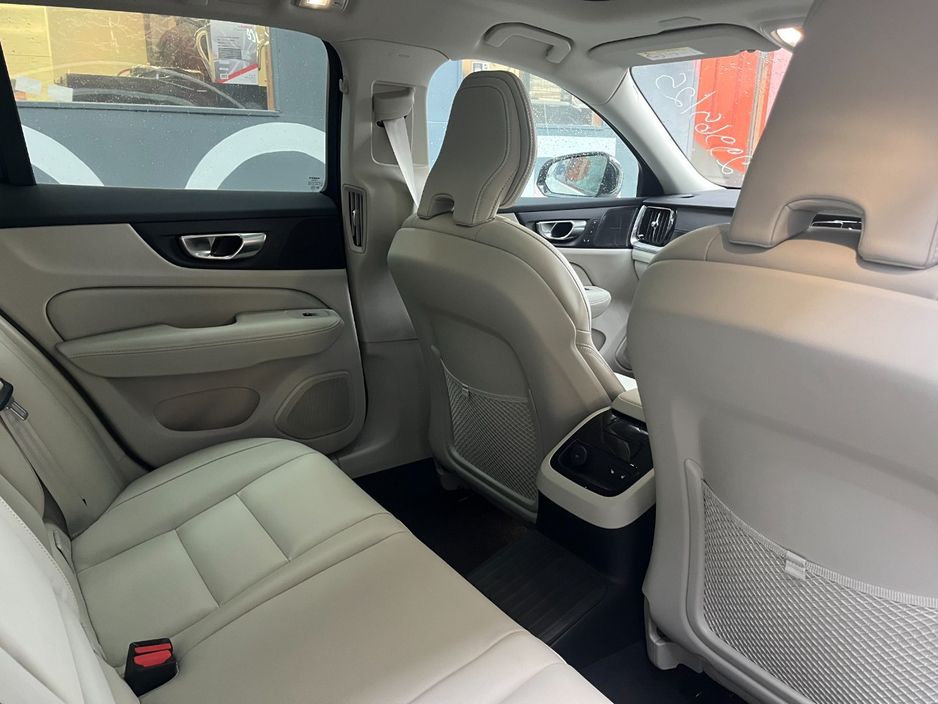 2025 Volvo V60