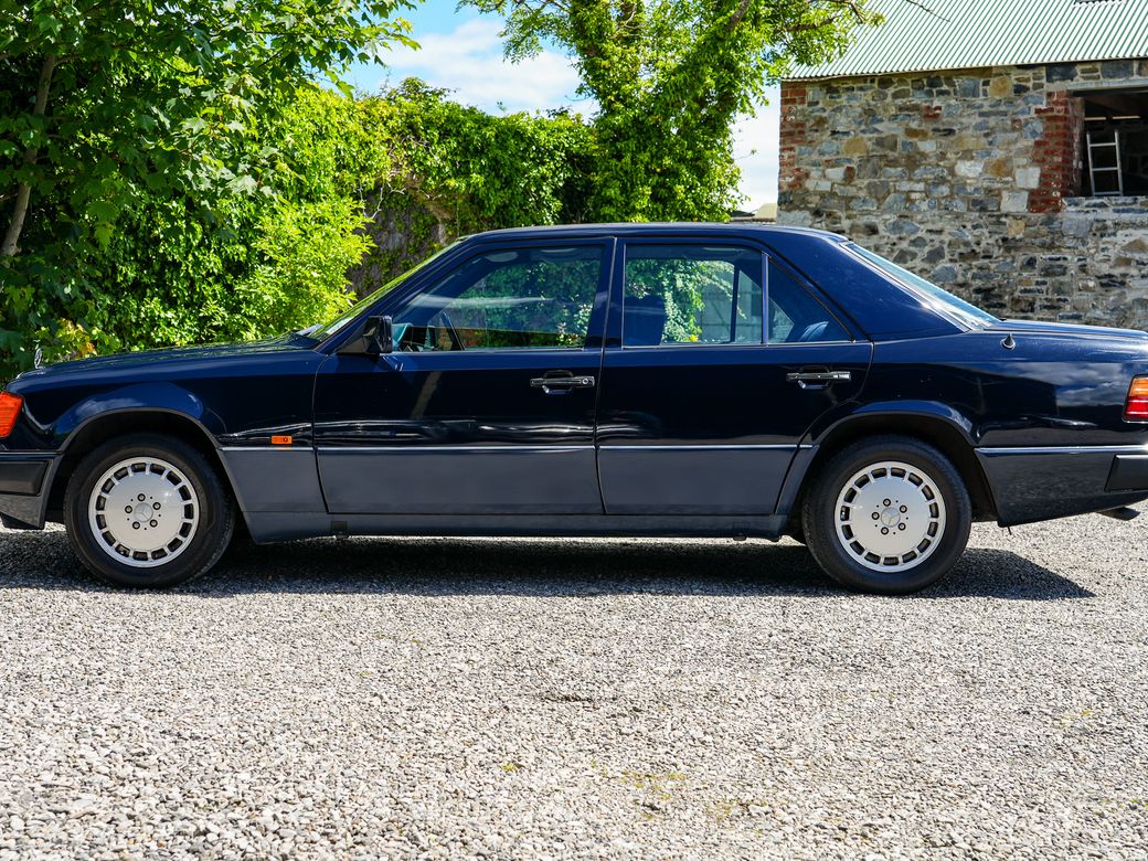 1991 Mercedes-Benz E 300