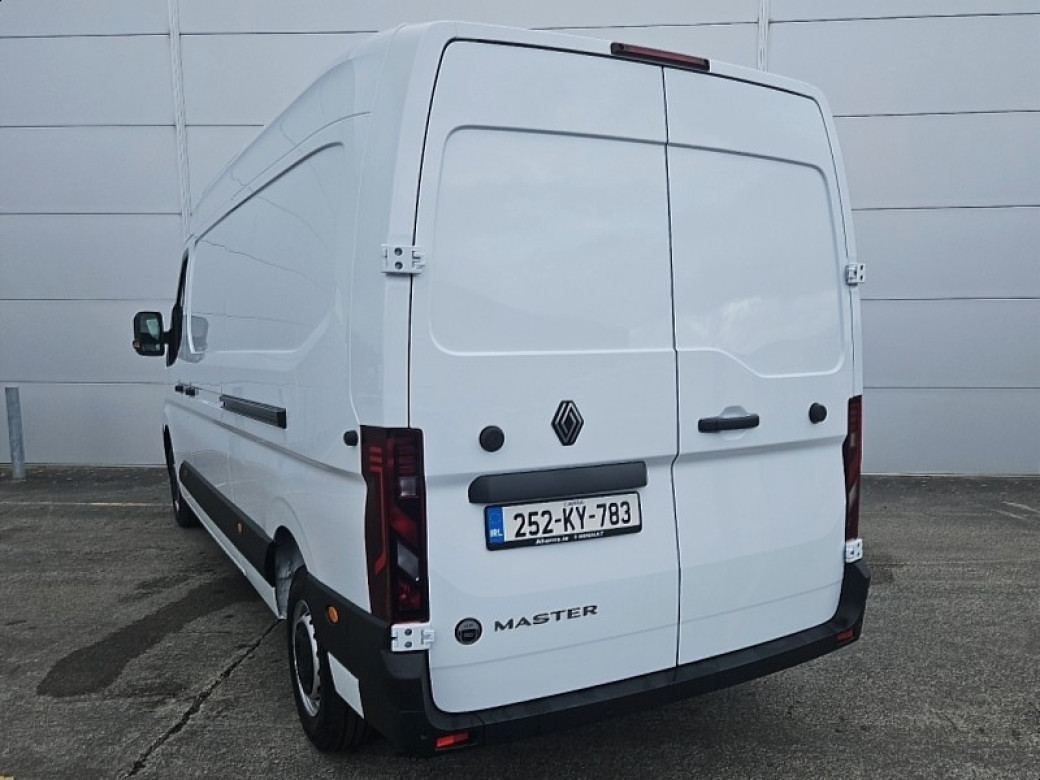 2025 Renault Master