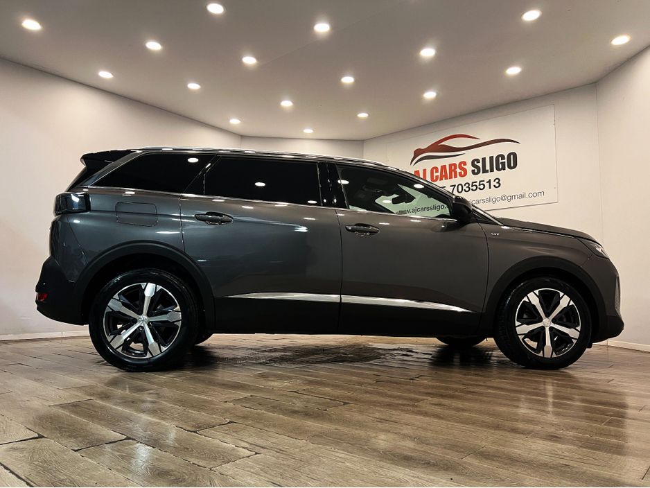 2021 Peugeot 5008