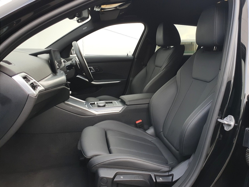 2025 BMW 330