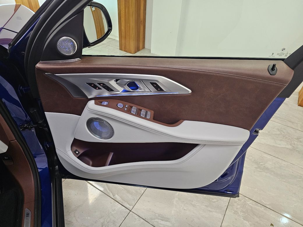 2025 BMW XM