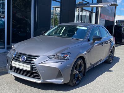 2017 Lexus IS 300h