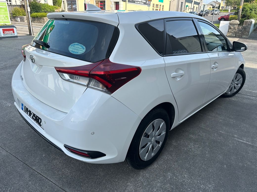 2017 Toyota Auris
