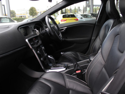 2016 Volvo V40