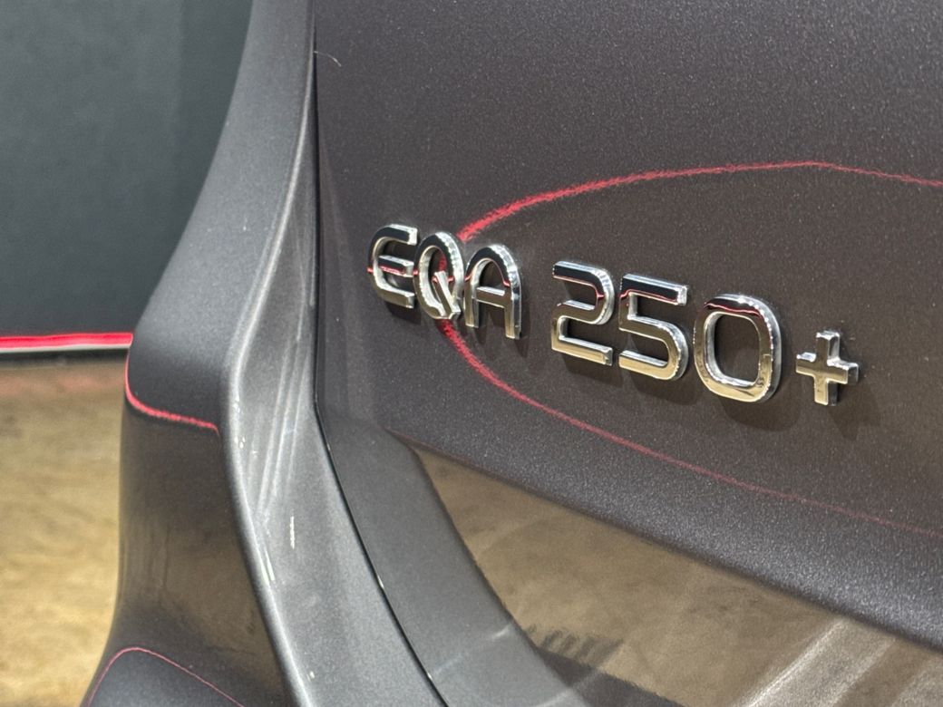 2025 Mercedes-Benz EQA