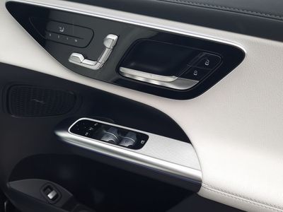 2025 Mercedes-Benz GLC Class