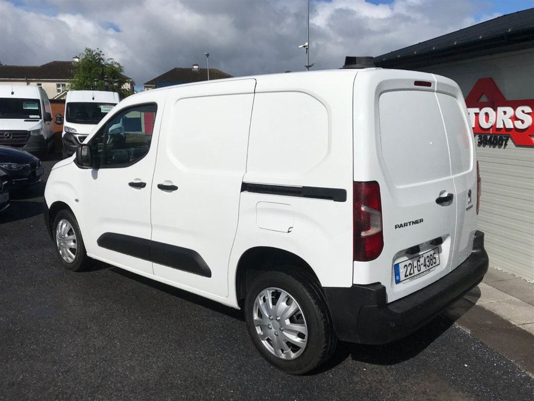 2022 Peugeot Partner