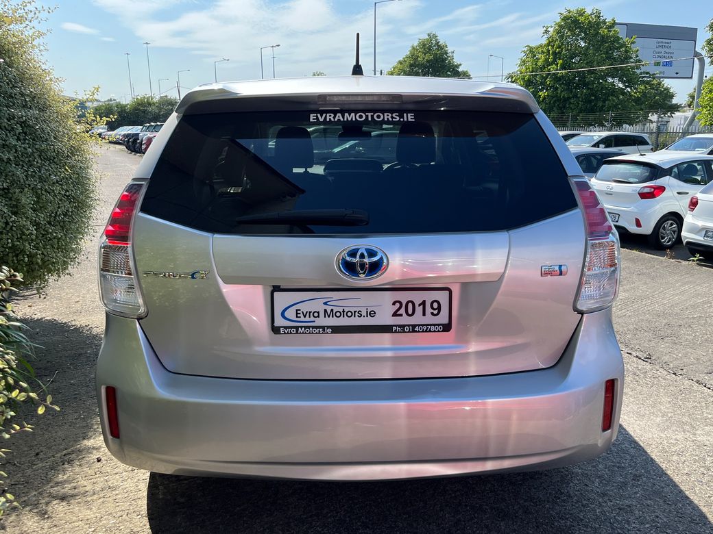 2019 Toyota Prius Alpha