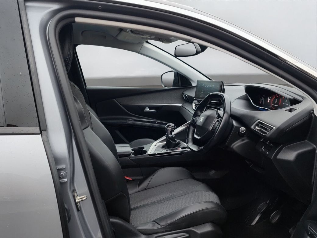 2021 Peugeot 5008