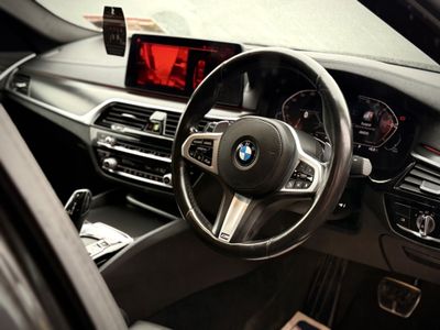 2021 BMW 520