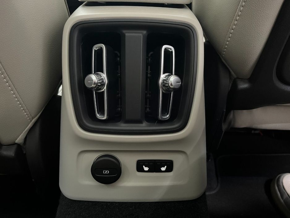 2022 Volvo XC40