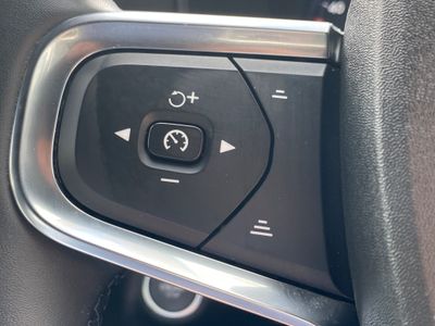 2023 Volvo XC40
