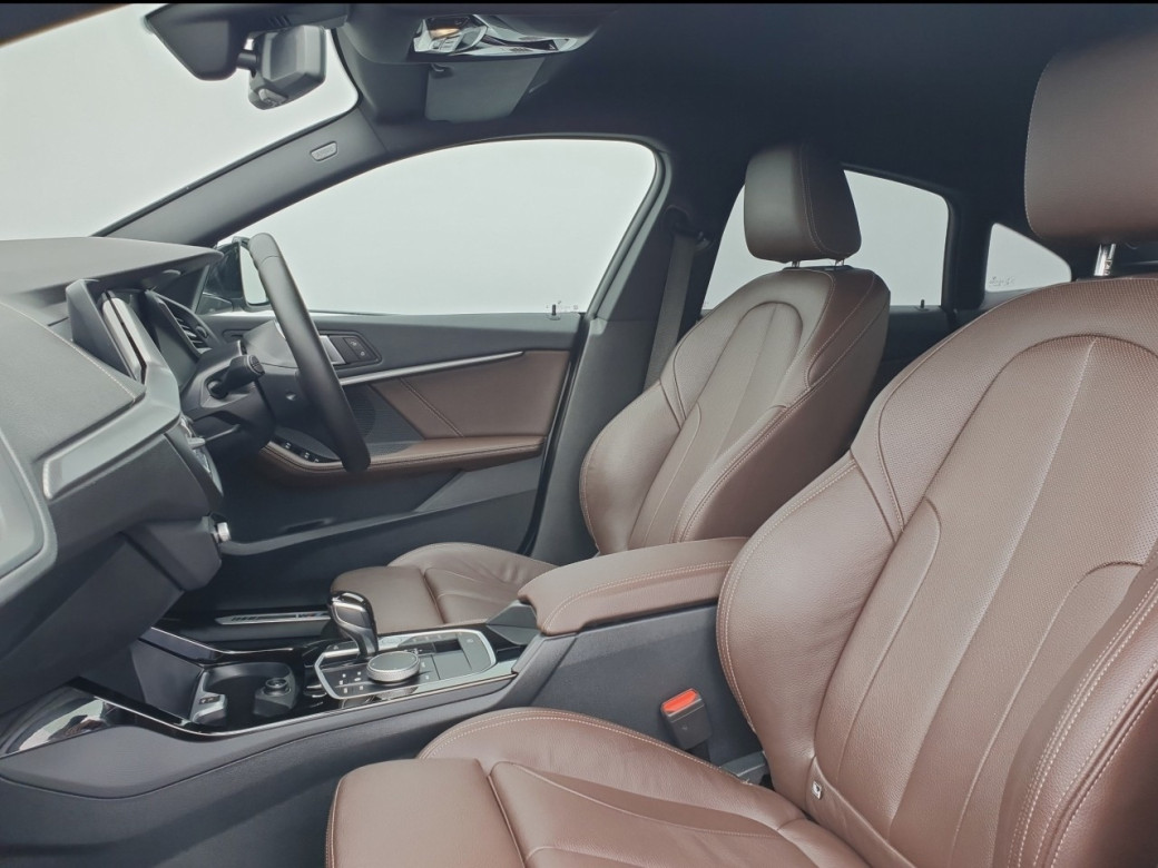 2024 BMW 218