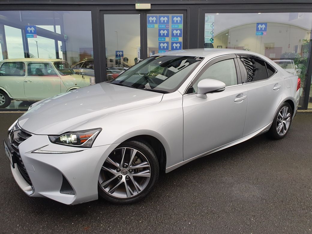 2018 Lexus IS 300h