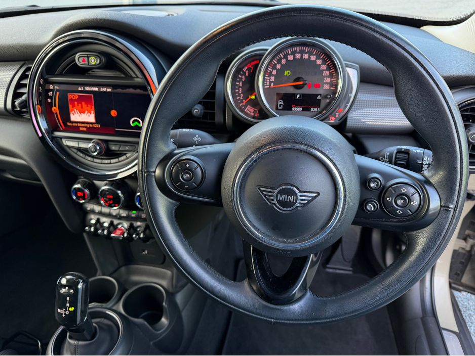 2019 Mini Hatch