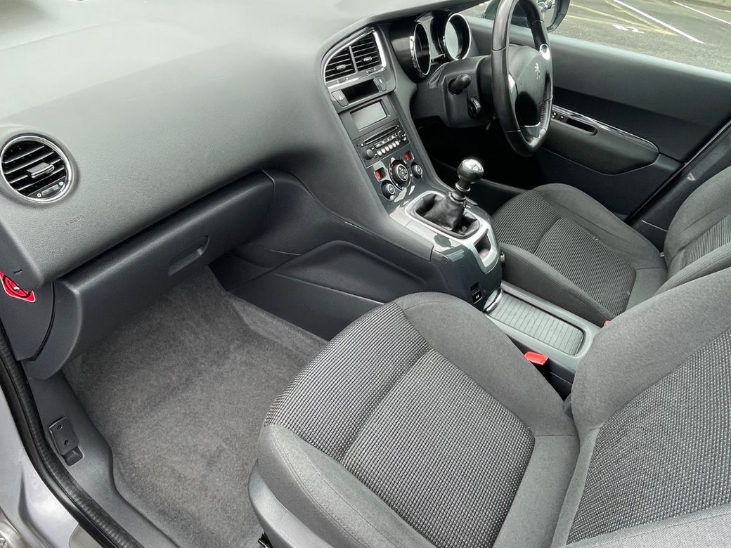 2017 Peugeot 5008