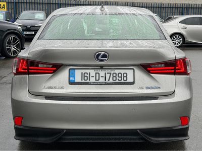 2016 Lexus IS 300h