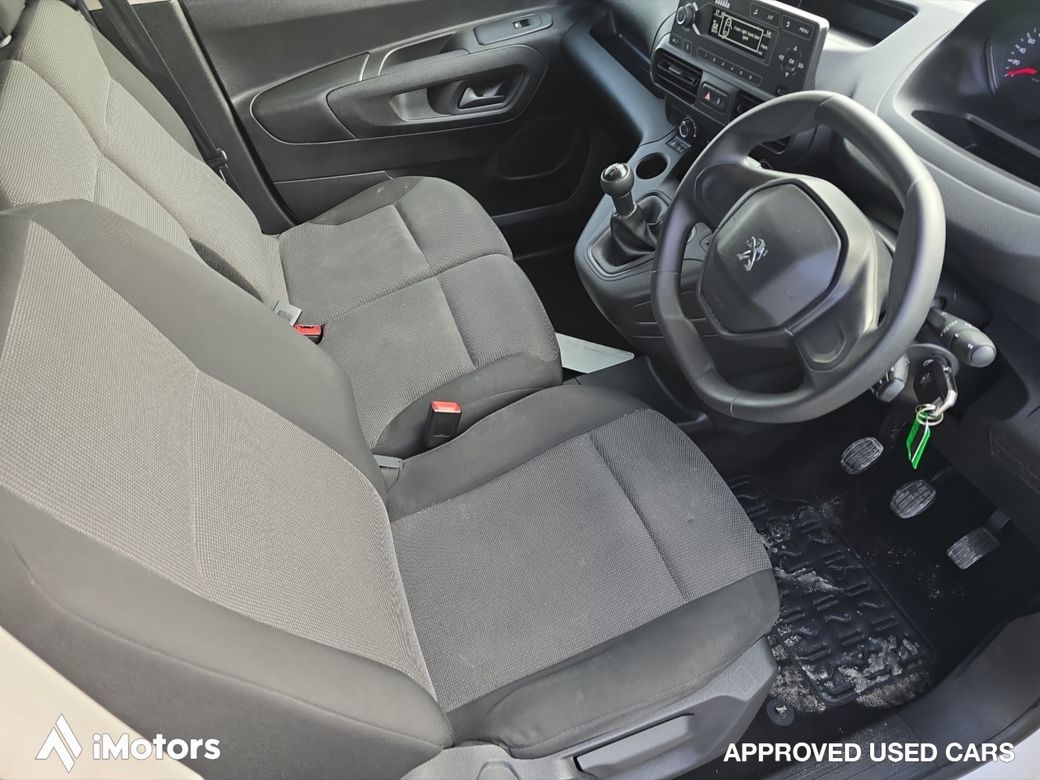 2021 Peugeot Partner