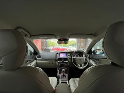 2019 Volvo V40