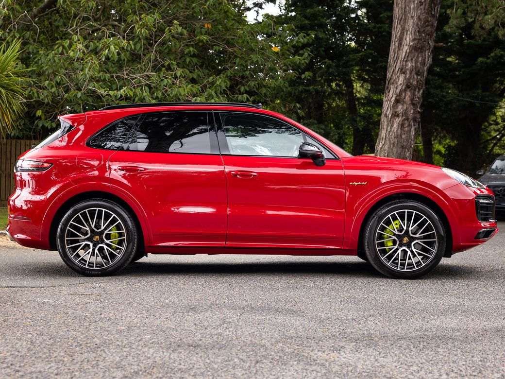 2022 Porsche Cayenne
