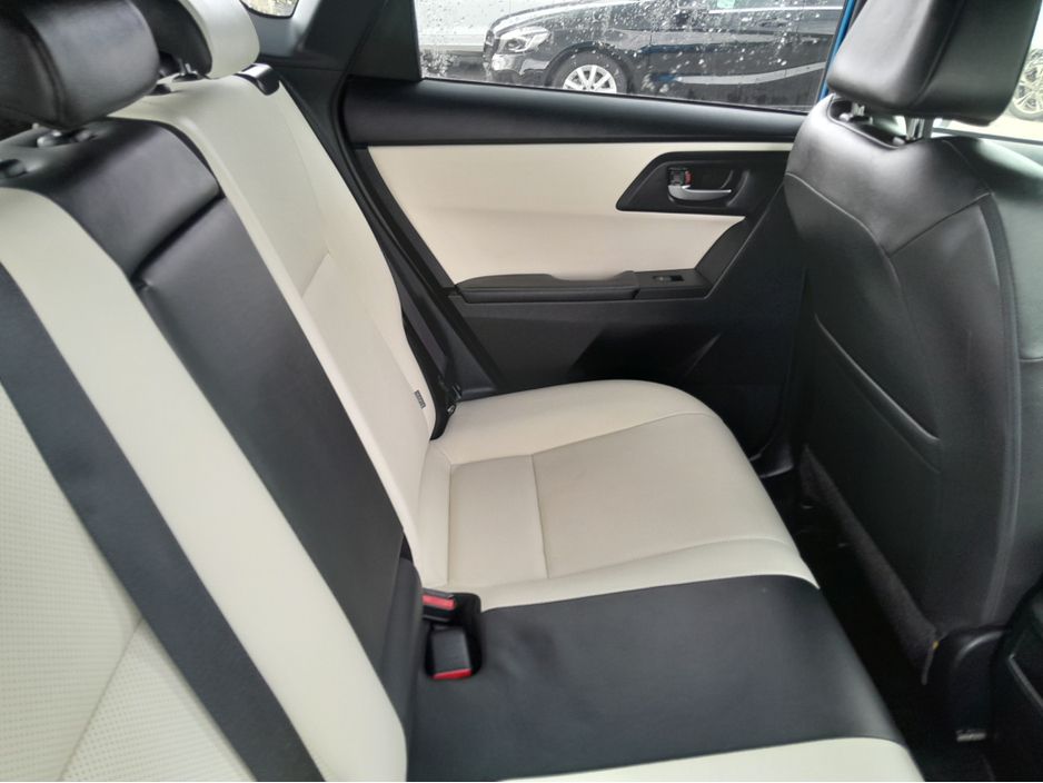 2017 Toyota Auris