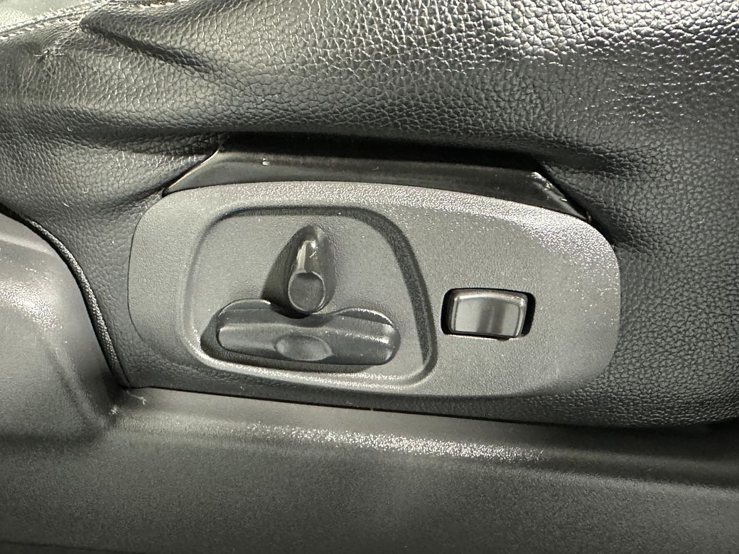 2017 Mitsubishi Pajero