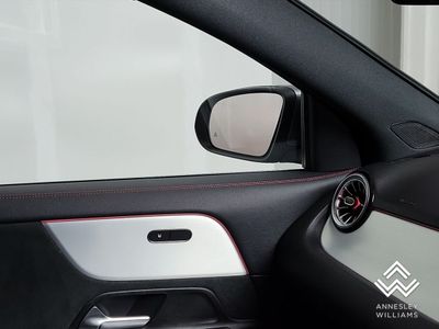 2025 Mercedes-Benz GLA Class