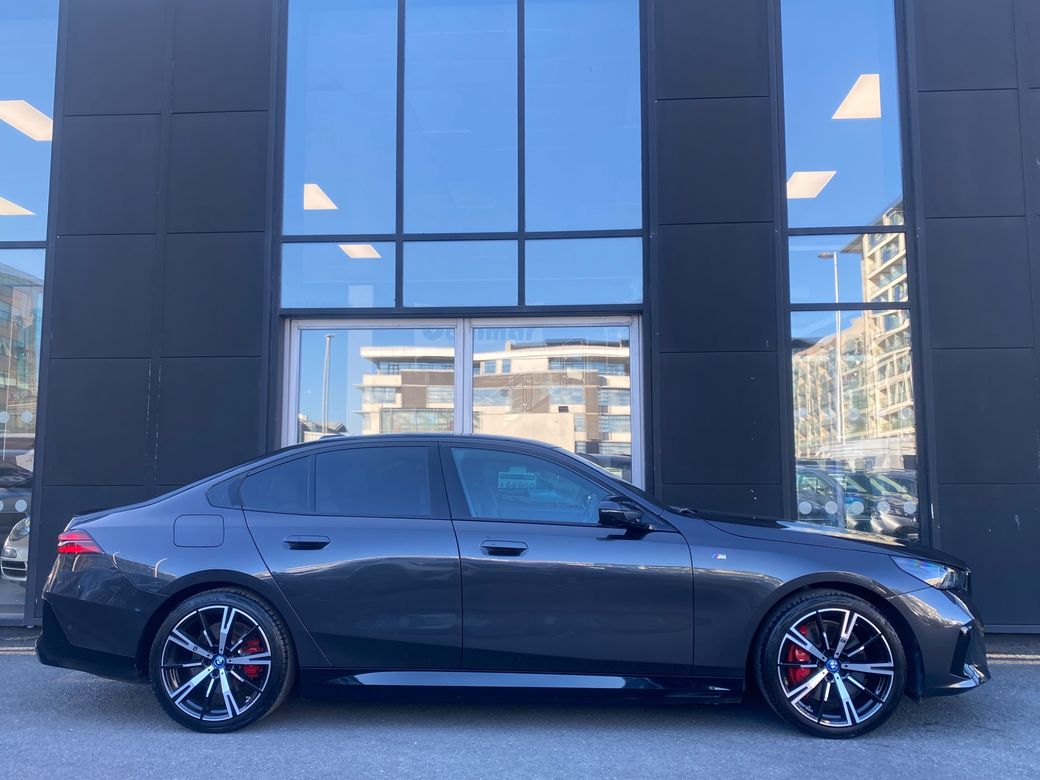 2024 BMW i5