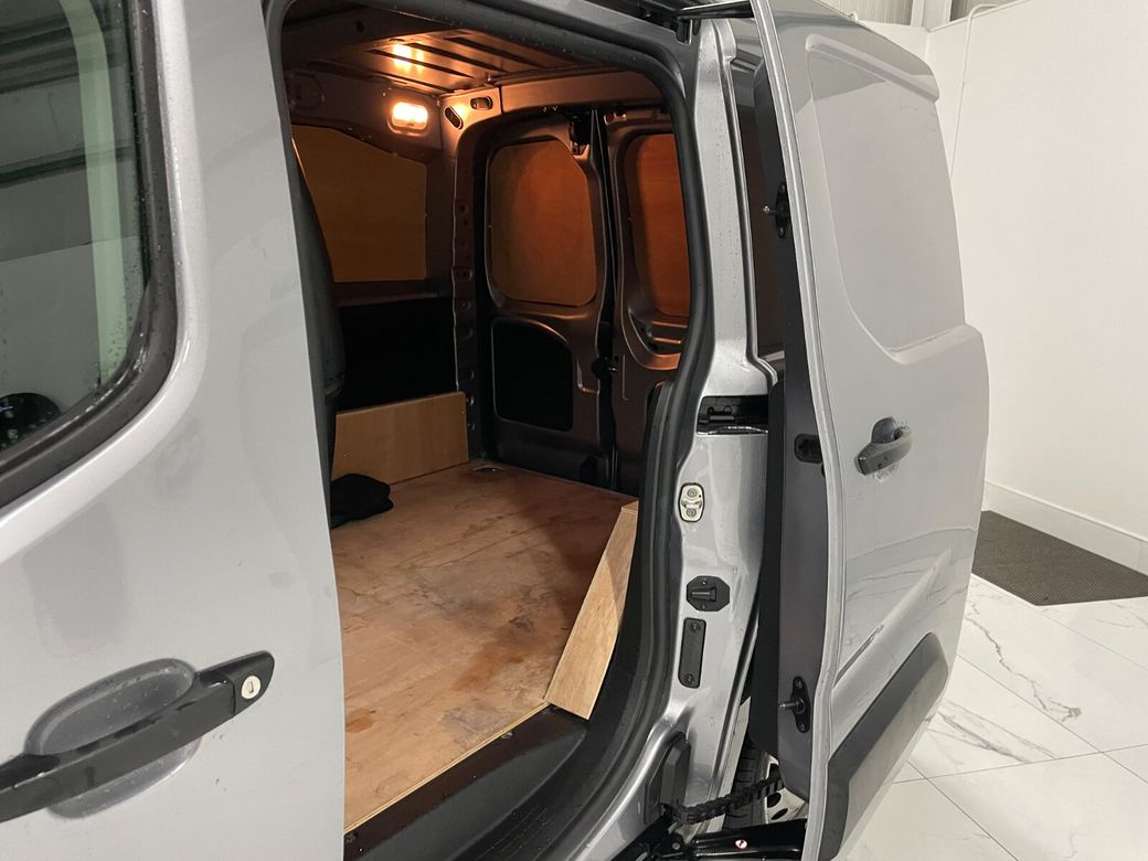 2024 Peugeot Partner