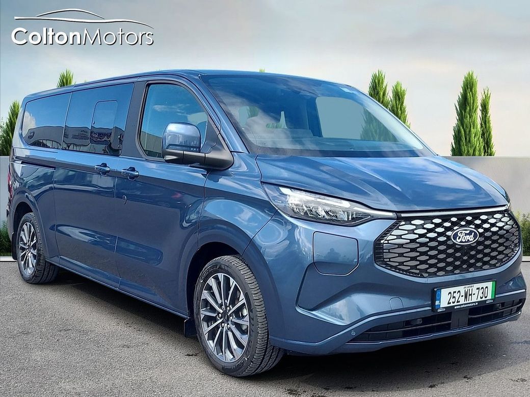 2025 Ford Tourneo Custom