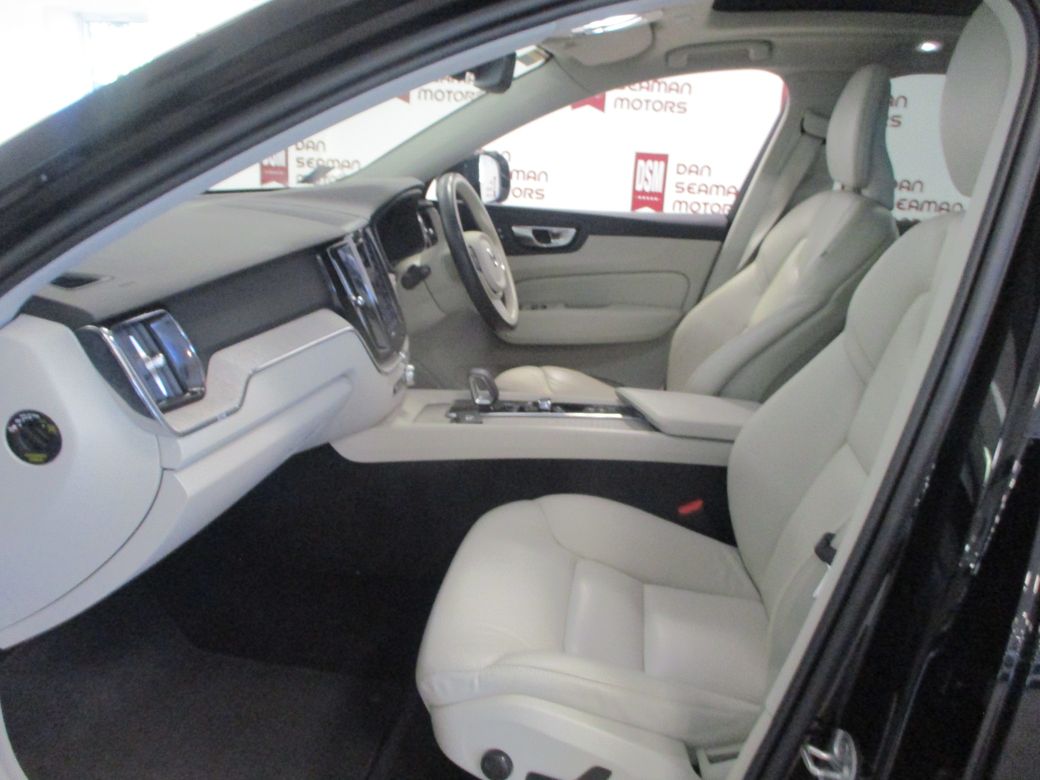 2022 Volvo XC60