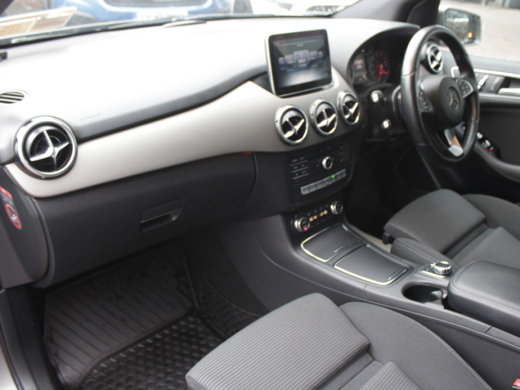 2016 Mercedes-Benz B 180