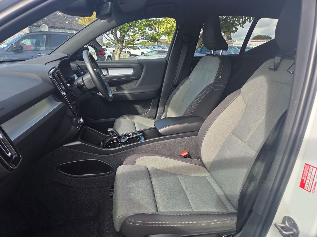 2023 Volvo XC40